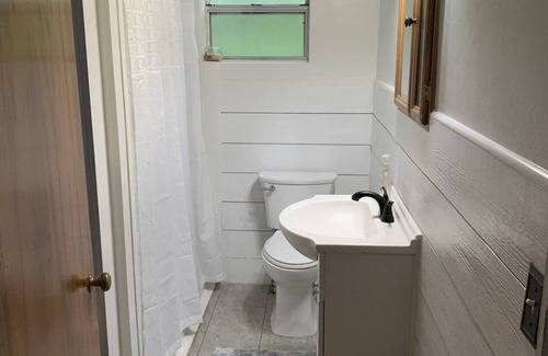 Webster Other | Peaceful Farmhouse Near Major Theme Parks with Great Amenities
