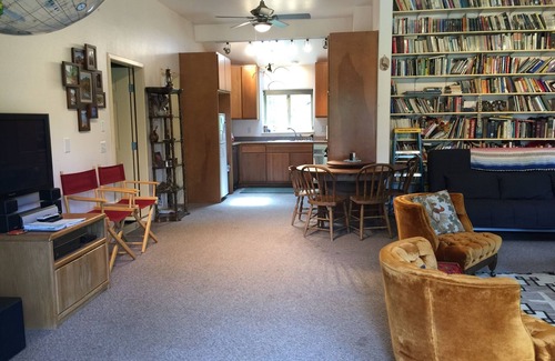 Medford Cottage | Peaceful Forest Retreat: Dog Friendly & Family Welcoming