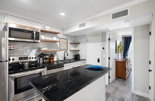 Crown Heights Apartment | Renovated Apartment with Canal Access & Mountain Views