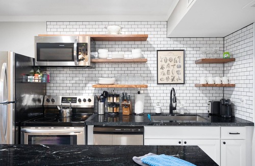 Crown Heights Apartment | Renovated Apartment with Canal Access & Mountain Views
