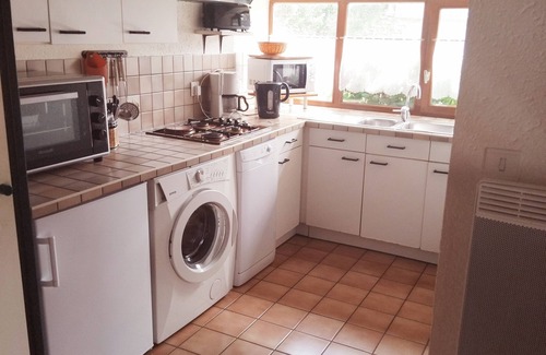 Berrien House | Tranquil Gîte for Families with a Perfect 10/10 Rating