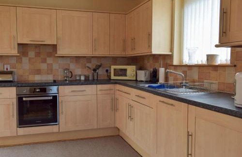 Newton Stewart House | Peaceful Retreat: 4-Star Stay with Family & Pet Amenities