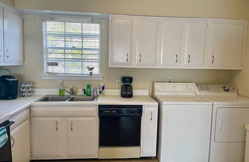 Dauphin Island Condo | Serene Retreat in Gated Community with Pool & Ocean Views