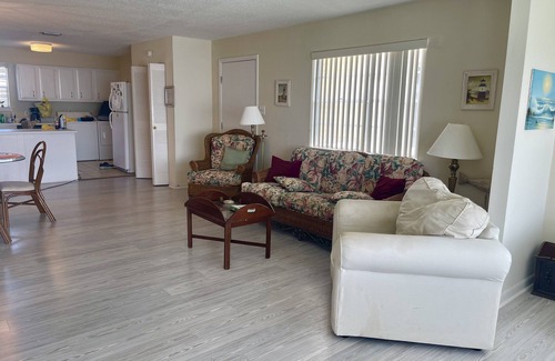 Dauphin Island Condo | Serene Retreat in Gated Community with Pool & Ocean Views