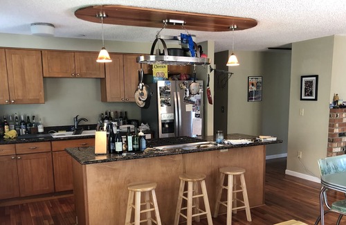 Parkwood House | Quiet Getaway in Port Orchard