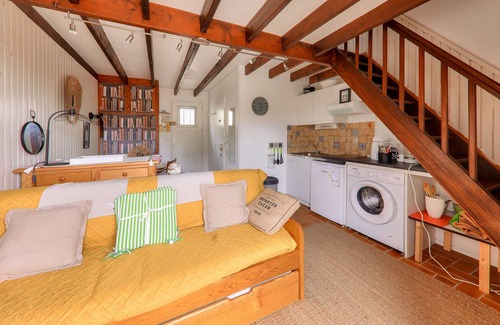 Sarzeau Ski Chalet | Serene Getaway with Pool, Steps from the Beach