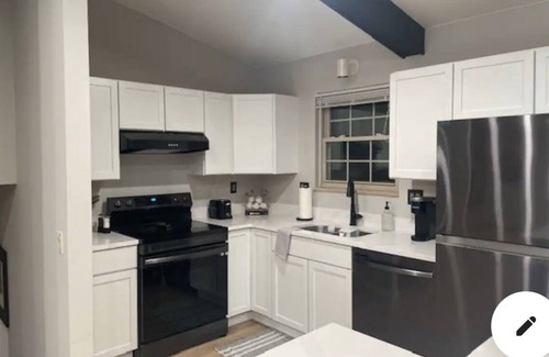 Beckett Ridge House | Ideal Retreat in a Prime Location for Families and Business