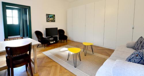Erdberg Apartment | Serene Retreat with Terrace - Guest Rated 8.8/10