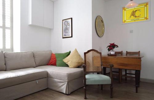 Marchmont Apartment | Serene Ground Floor Mews Flat with Child-Friendly Amenities