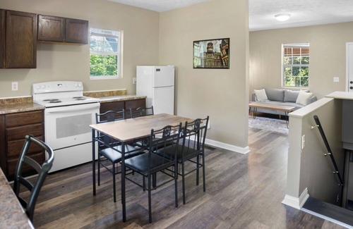 Mansfield House | Cozy Retreat Near Downtown with Firepit & Disc Golf