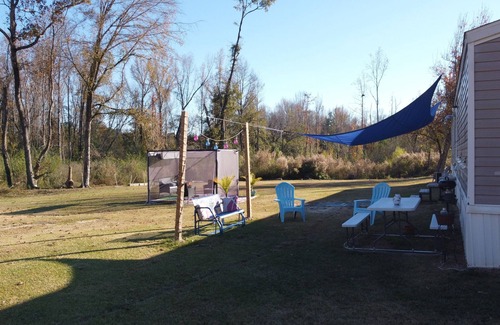 Macon County Ski Chalet | Tranquil Retreat in Historic Tuskegee with Family-Friendly Perks
