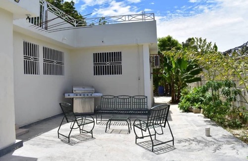 Port-au-Prince House | Cozy Retreat in the Plains: Pet Friendly with Spa & Hot Tub