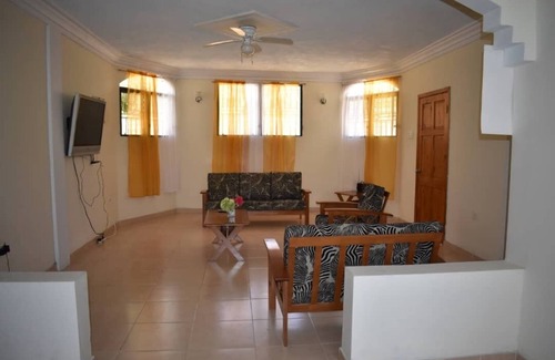 Port-au-Prince House | Cozy Retreat in the Plains: Pet Friendly with Spa & Hot Tub