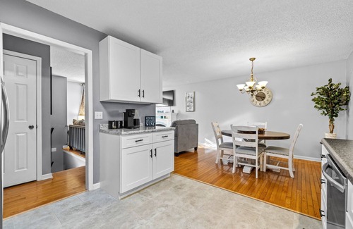 Ashley Oaks House | Quiet home near area's attractions with firepit & work station - dog-friendly