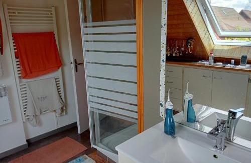 Seynod House | Tranquil Retreat for Non-Smokers with Delicious Breakfast