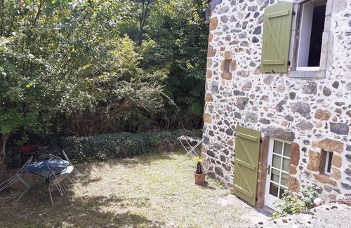 Osse-en-Aspe House | Tranquil Retreat: Guest Rated 10/10 with Family-Friendly Amenities