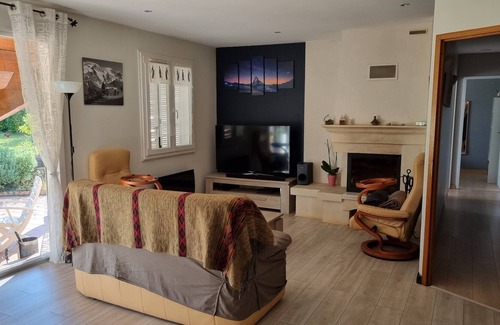 Estrablin House | Quiet house in a green setting Holidays, Telework or Families