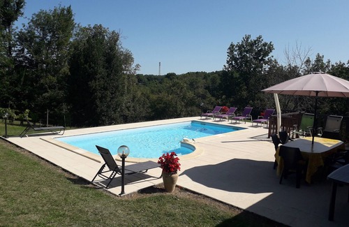 Mauroux House | Spacious 95m² Retreat with Ocean View and Private Pool