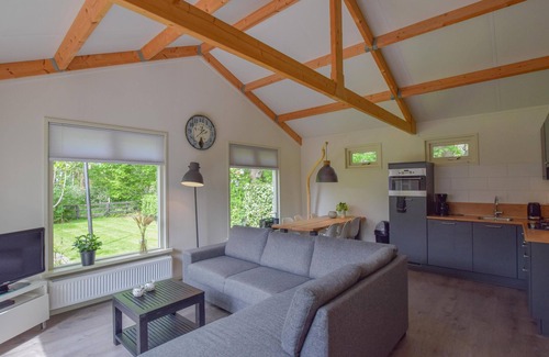 Heiloo House | Serene Country Retreat Just 7km from the Beach
