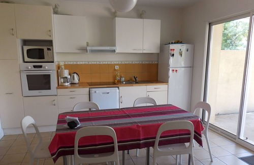 Capbreton House | Tranquil Getaway in the Golden Triangle, Steps from Everything