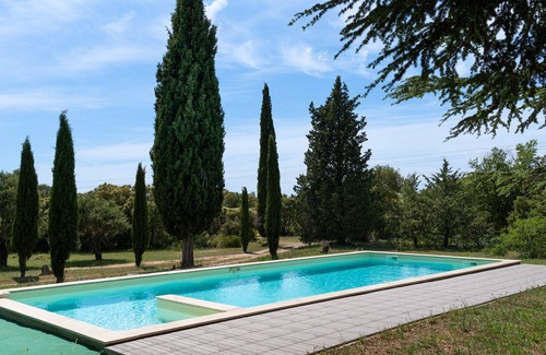 Saint-Julien House | Tranquil Retreat Amid Olive Trees with Lake Views & Pool