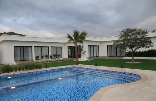 Hatta House | Serene Stay at Quiet House Villa - 4-Star Family Retreat