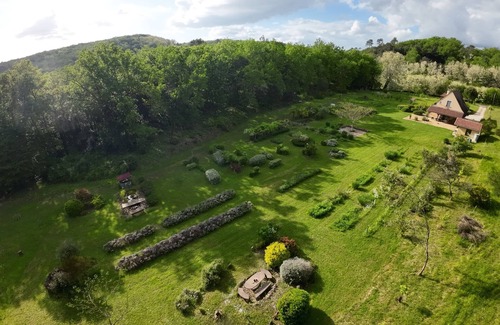 Vitrac House | Serene Retreat with Garden, Pool & River Access