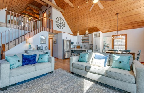 Eatonton House | Serene Lakefront Retreat in Eatonton with Boat Dock
