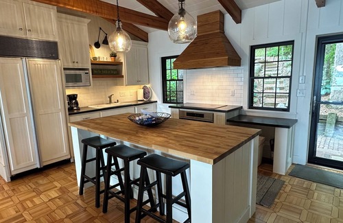 Markesan House | Serene Lakefront Retreat on Green Lake with Incredible Sunsets