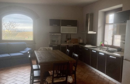 Monforte d'Alba House | Quaint House with Scenic Views in Village Center