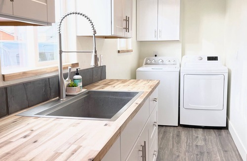 Benton City House | Serene Getaway with Pool and Ocean View Near Attractions