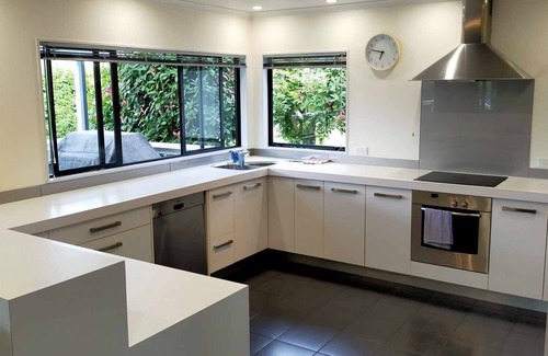 Motuoapa House | Idyllic Retreat: Perfect for a Relaxing Getaway