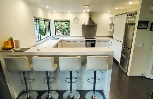 Motuoapa House | Idyllic Retreat: Perfect for a Relaxing Getaway