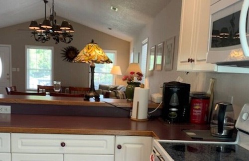 Powells Point House | Quiet Location On Cul De Sac Close To Beaches