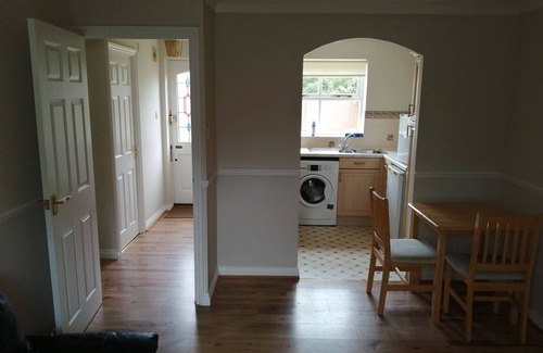 Wickford Apartment | Tranquil Retreat with Parking, Steps from the Station