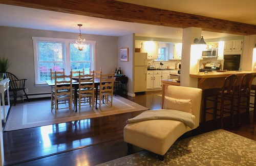 Seawall House | Tranquil Retreat Steps from Seawall Beach - Rated 10/10