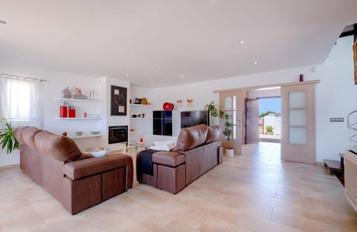 Ciudadela Ski Chalet | Tranquil Escape with Pool - Casa Abatzer Awaits You