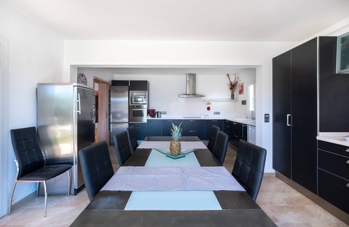 Ciudadela Ski Chalet | Tranquil Escape with Pool - Casa Abatzer Awaits You