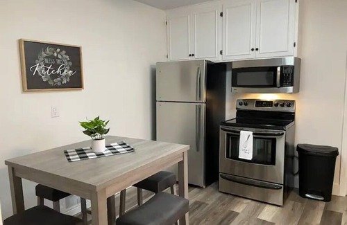 Billings House | Convenient Stay Near Hospitals, Airport & Colleges