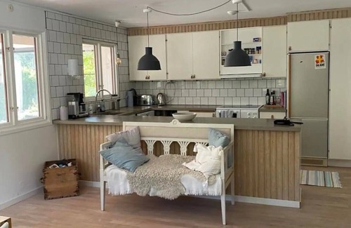 Borrby Cottage | Quiet, modern and beachfront accommodation for larger groups. Pets allowed.