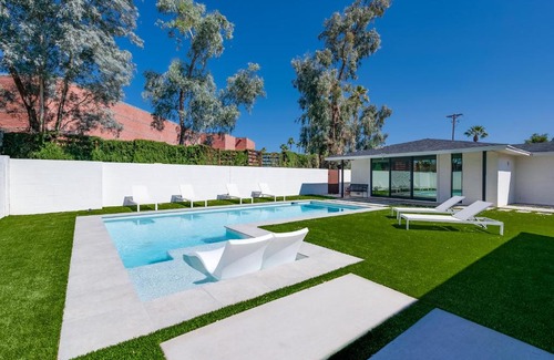 Juanita Y Olmo Frontier Place Villa | Modern Scottsdale Estate with Heated Pool & Guest Home