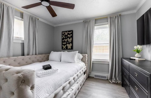 Parma House | Modern Retreat with Hot Tub, Pet and Child Friendly!