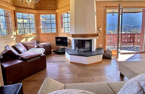 Champery Apartment | Quiet, near the village and the free shuttle stop for the cableway, 3 bedrooms, wifi and parking spa