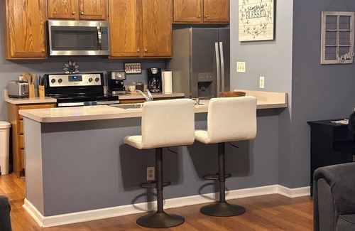 Owensboro House | Pet-Friendly Escape with Fire Pit and Private Backyard