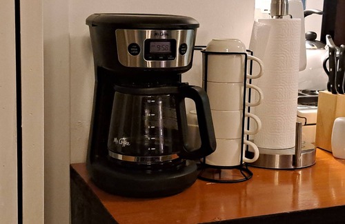Springview House | Quiet Neighborhood, 40 min to Smith Falls State Park (Dog Friendly!)