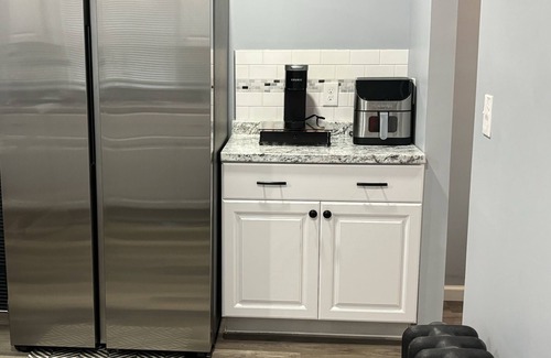 East Longmeadow House | Cozy 5BR Retreat near Big E, Mass Mutual & Six Flags