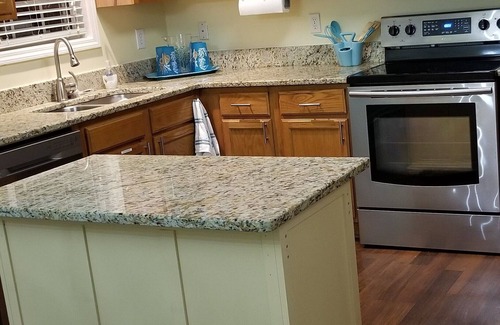 Senoia House | Peaceful Stay with Breakfast and Easy Downtown Access