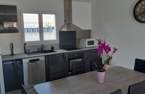 Notre-Dame-de-Monts House | Tranquil New Home Steps from Beach with Spa & Breakfast