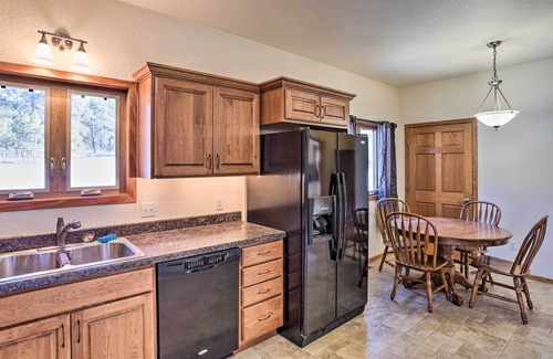 Newcastle Apartment | Peaceful Newcastle Apartment with Easy Access & Spa Amenities