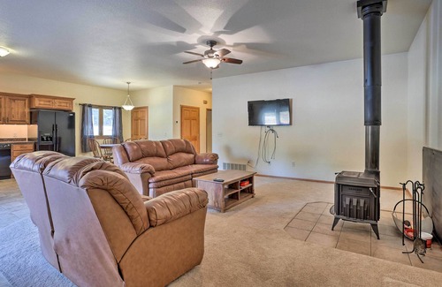 Newcastle Apartment | Peaceful Newcastle Apartment with Easy Access & Spa Amenities